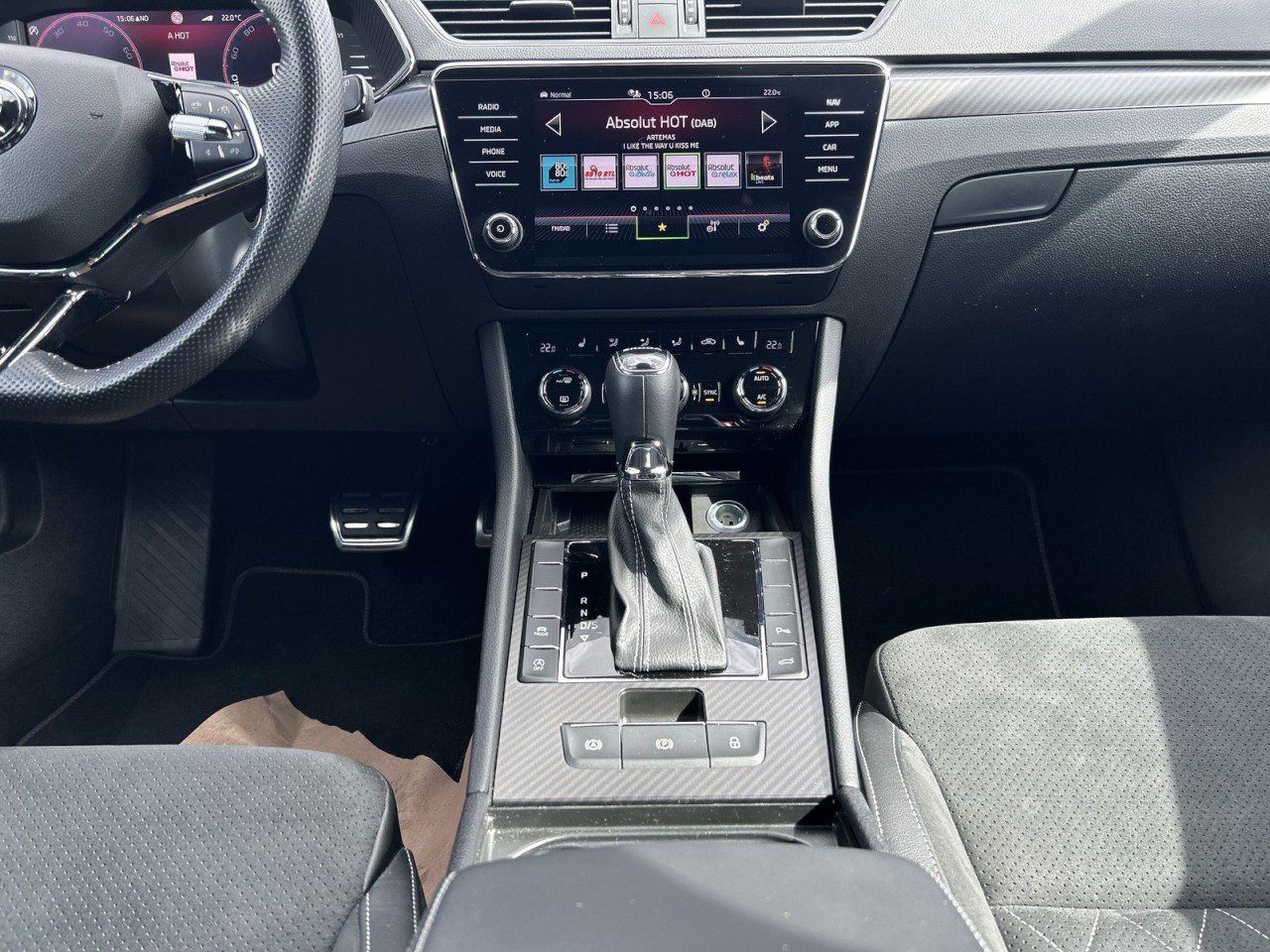 Skoda Superb Cb. SPORTLINE 1.5TSI DSG AHK+NAVI+ACC+DCC