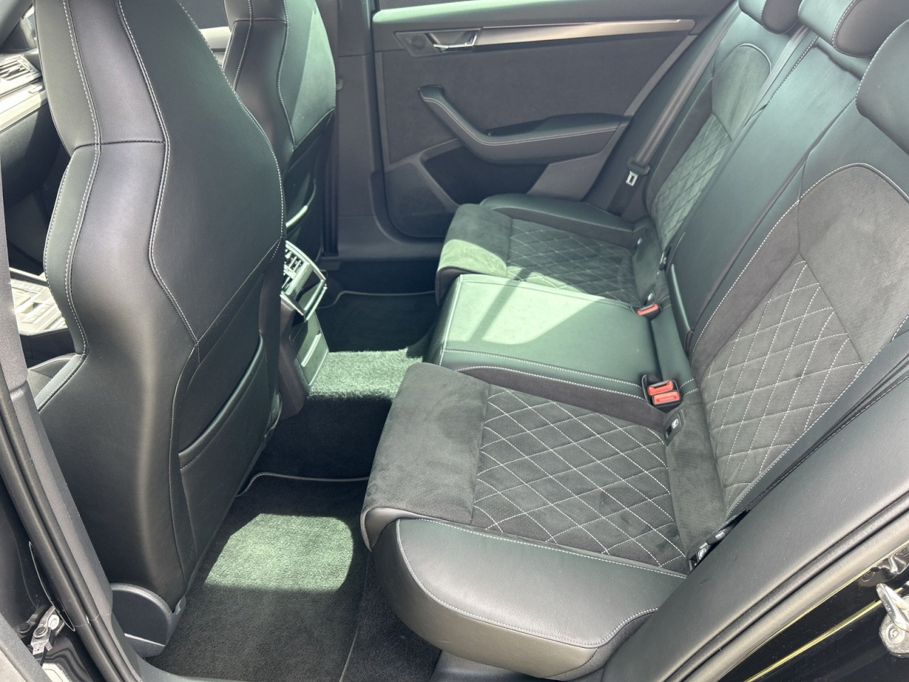 Skoda Superb Cb. SPORTLINE 1.5TSI DSG AHK+NAVI+ACC+DCC