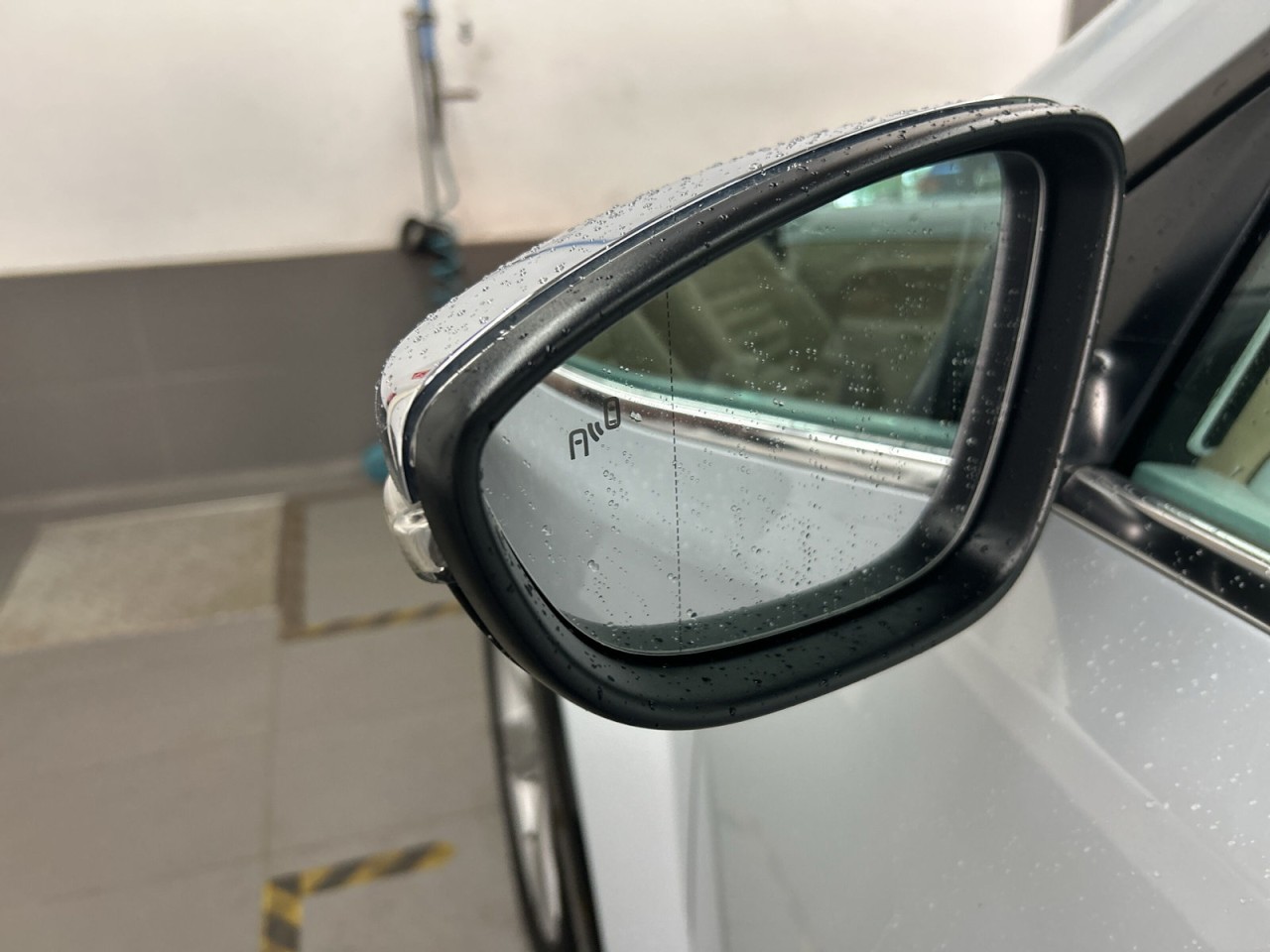 Volkswagen Beetle Cabrio R-Line 2.0 TSI NAVI+LEDER+SHZ+PDC