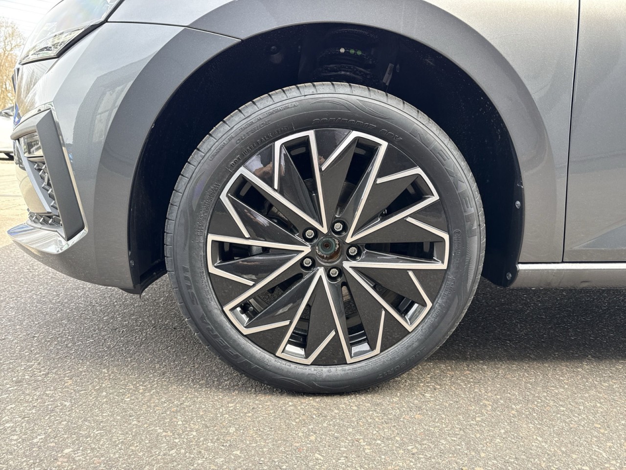 Skoda Scala TOUR 1.0TSI DSG MATRIX+WSS BEHEIZT+SHZ+PDC