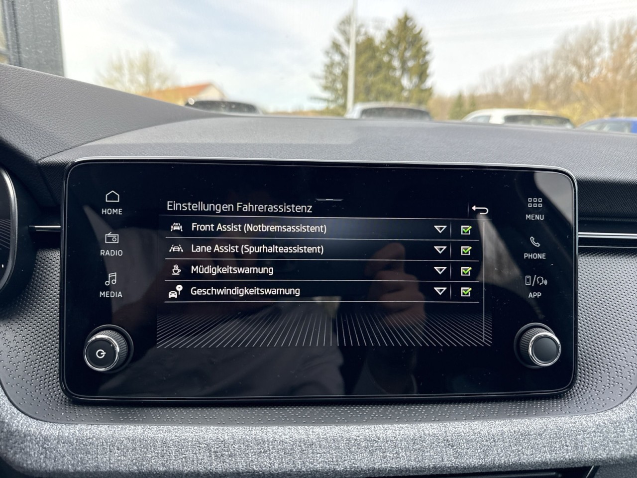 Skoda Scala TOUR 1.0TSI DSG MATRIX+WSS BEHEIZT+SHZ+PDC