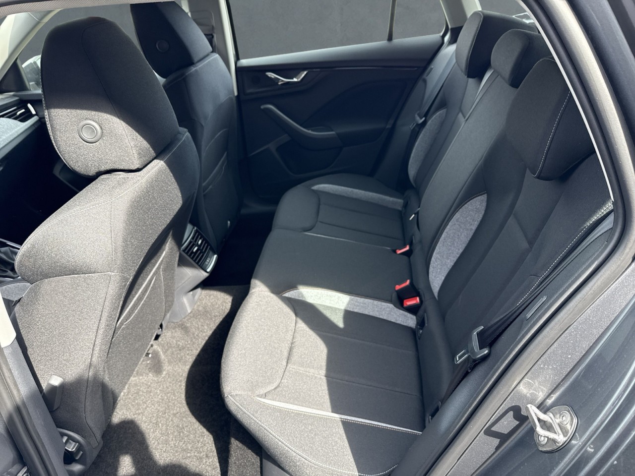 Skoda Scala TOUR 1.0TSI DSG MATRIX+WSS BEHEIZT+SHZ+PDC