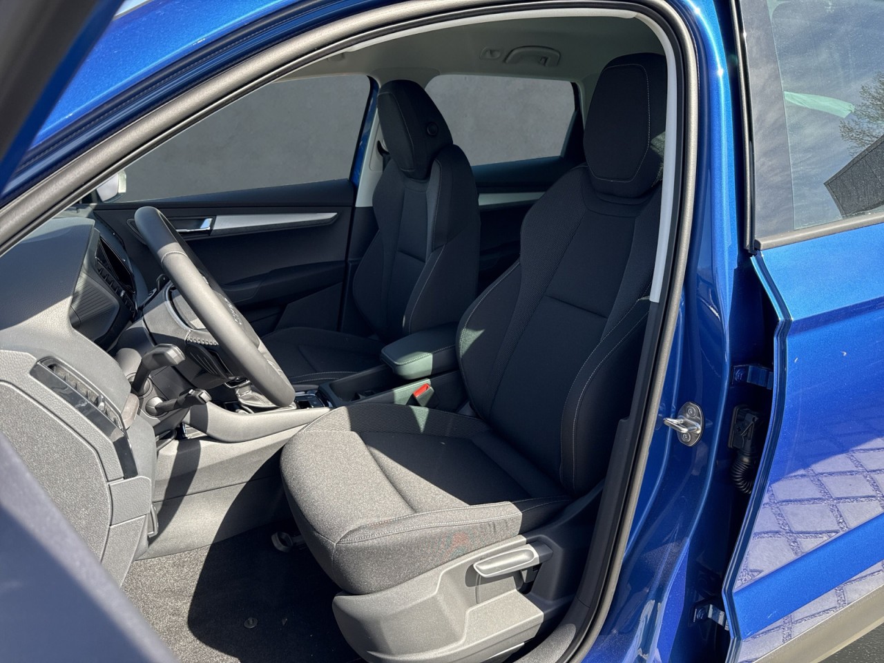 Skoda Karoq BALANCE 1.5 TSI DSG AHK+NAVI+MATRIX+ACC+VC
