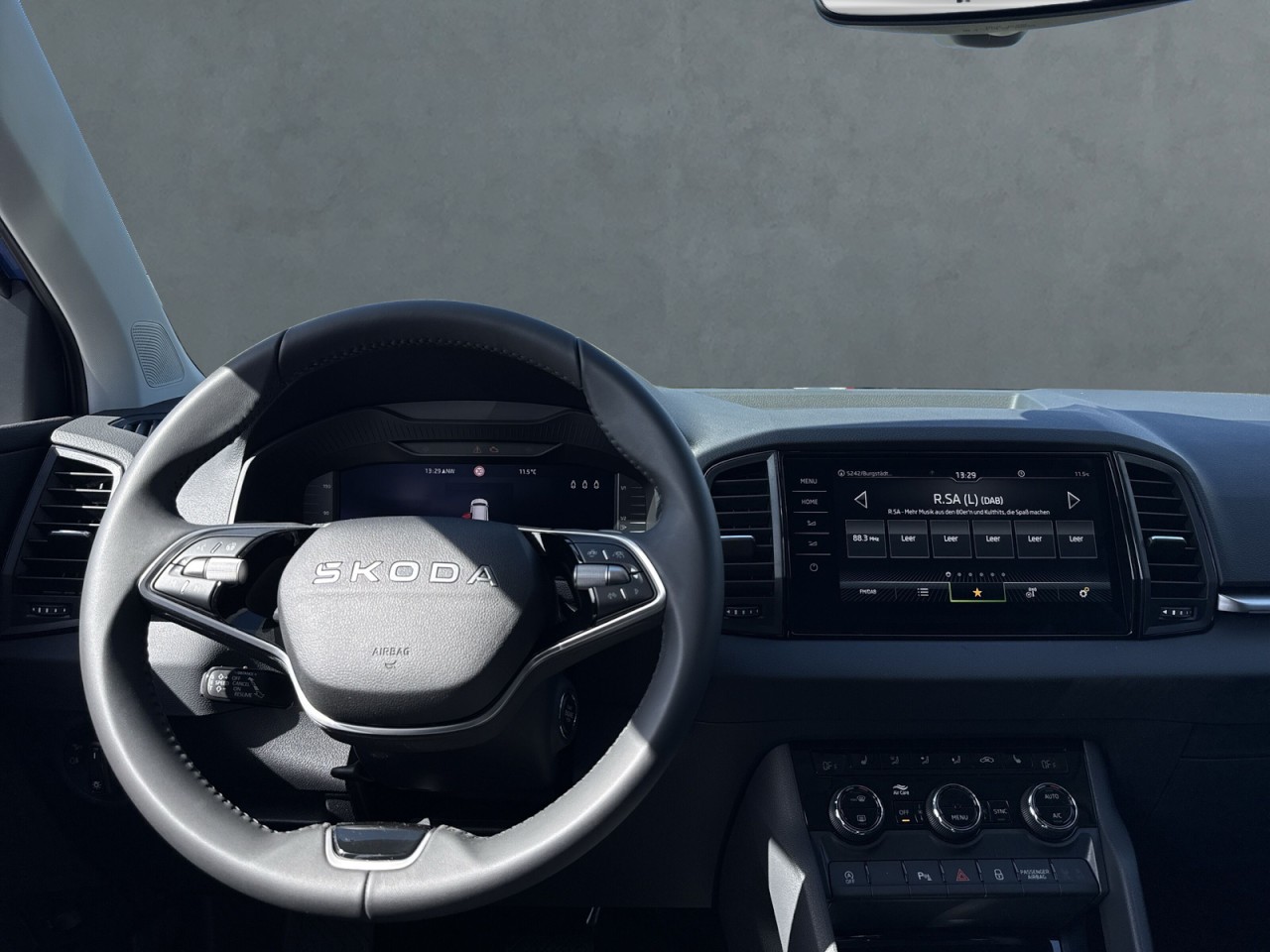 Skoda Karoq BALANCE 1.5 TSI DSG AHK+NAVI+MATRIX+ACC+VC