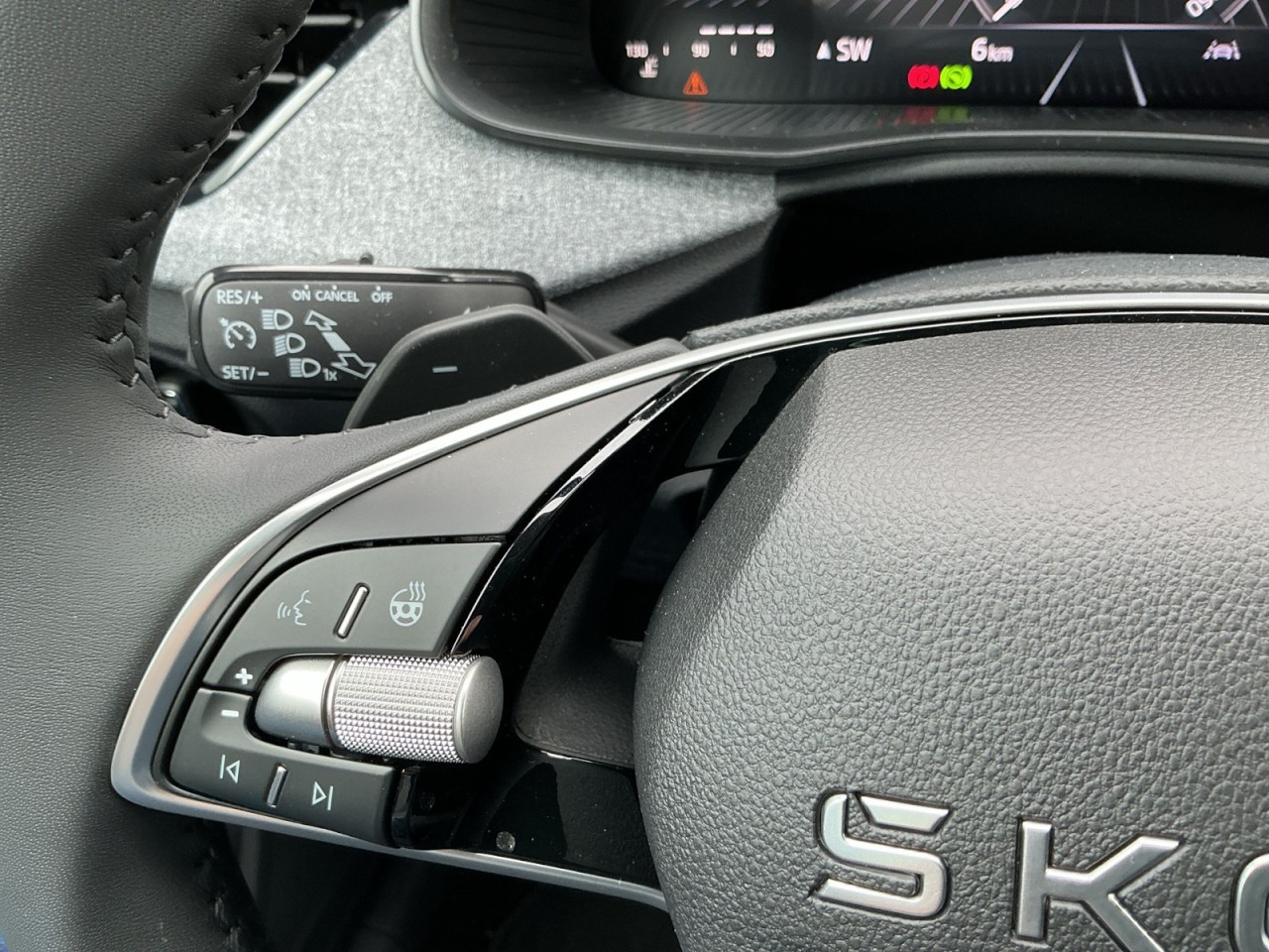 Skoda Kamiq TOUR 1.0 TSI DSG MATRIX+WSS-BEHEIZT+KESSY