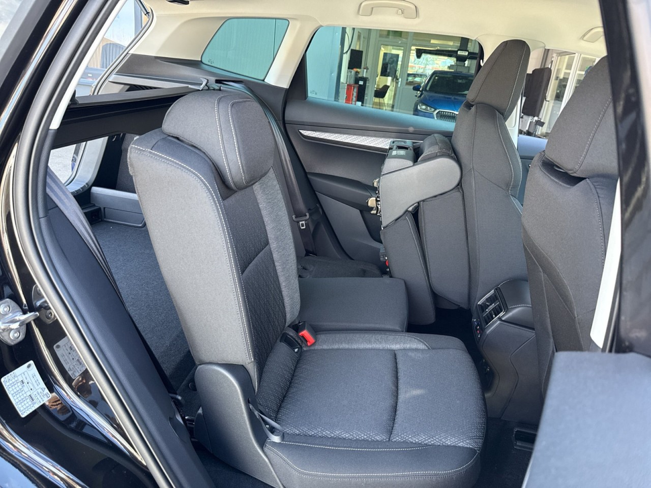 Skoda Karoq TOUR 1.5 TSI DSG AHK+MATRIX+VARIO-FLEX+PDC