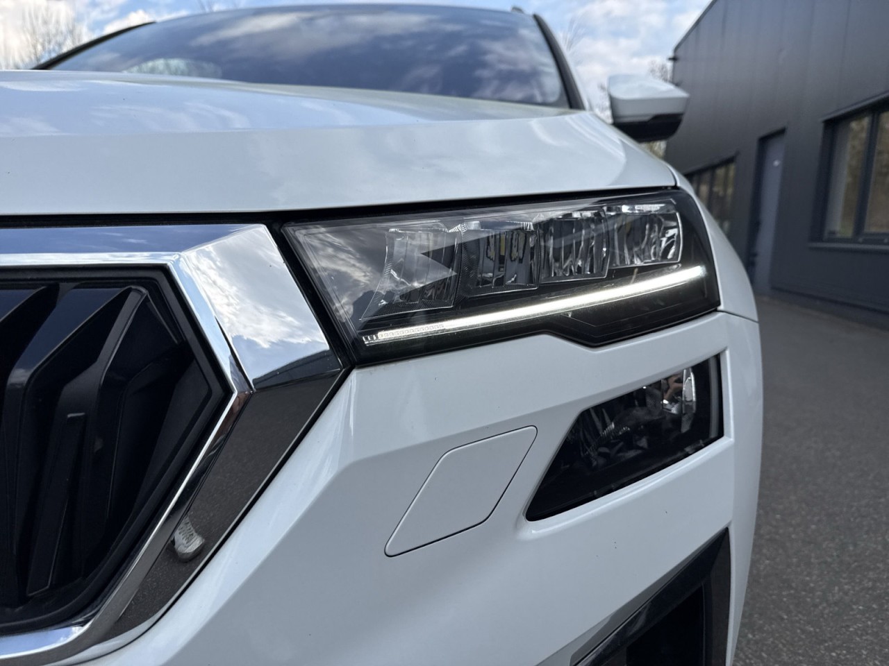 Skoda Karoq SELECTION 1.5TSI DSG ALU+4xSHZ+WSS BEHEIZT