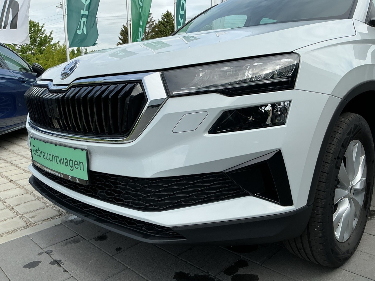 Skoda Karoq AMBITION 1.5TSI DSG AHK+SHZ+ALU+SMART-LINK
