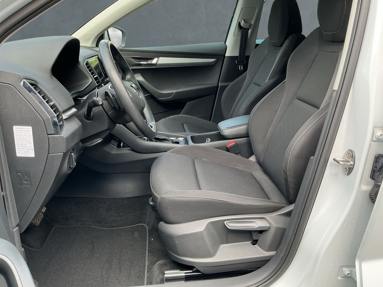 Skoda Karoq AMBITION 1.5TSI DSG AHK+SHZ+ALU+SMART-LINK