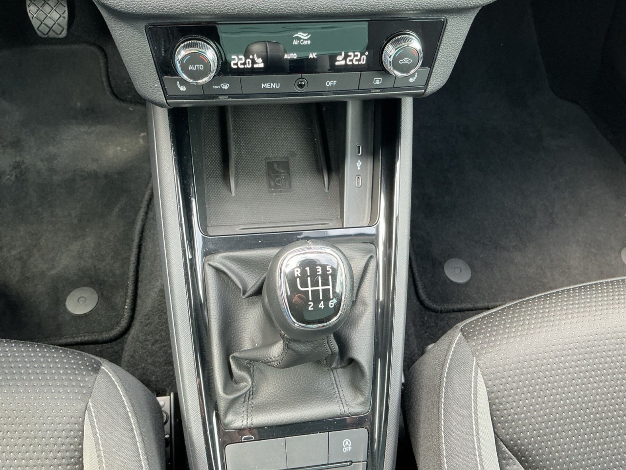 Skoda Scala TOUR 1.0TSI AHK+NAVI+PDC+SHZ+SMART-LINK+VC