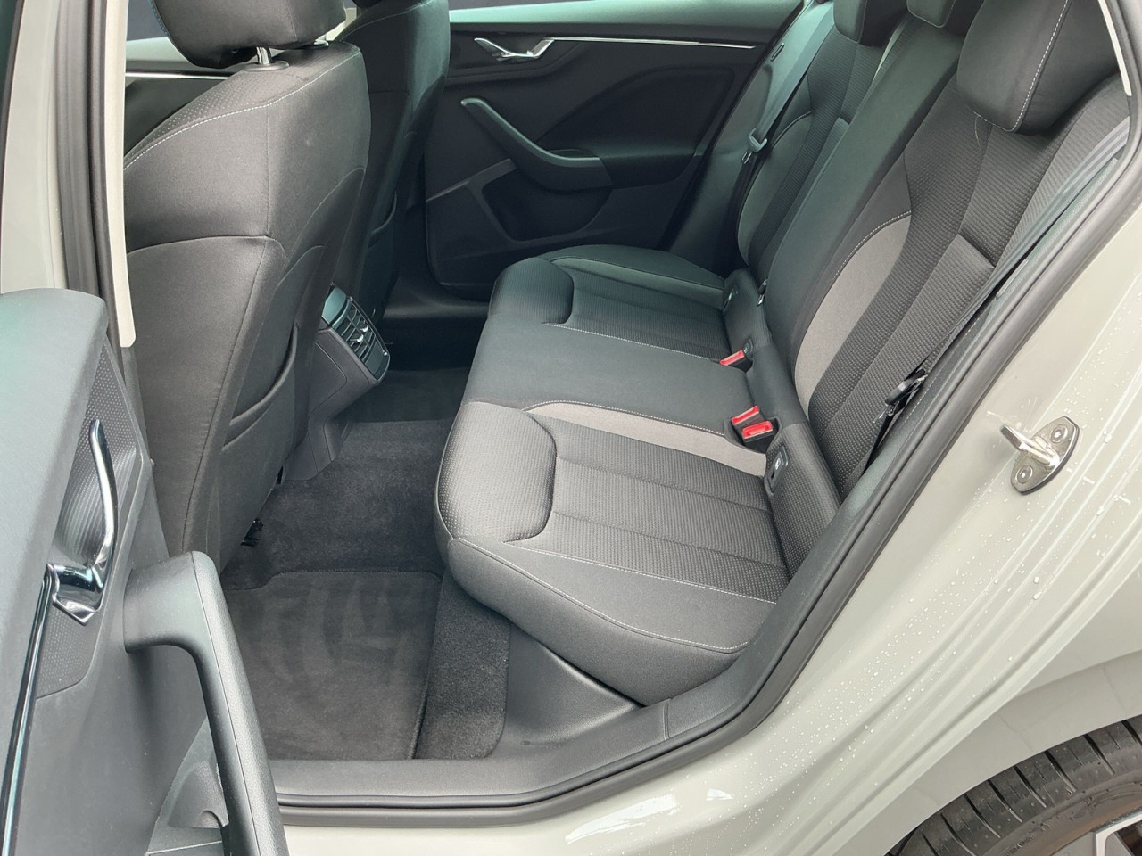 Skoda Scala TOUR 1.0TSI AHK+NAVI+PDC+SHZ+SMART-LINK+VC