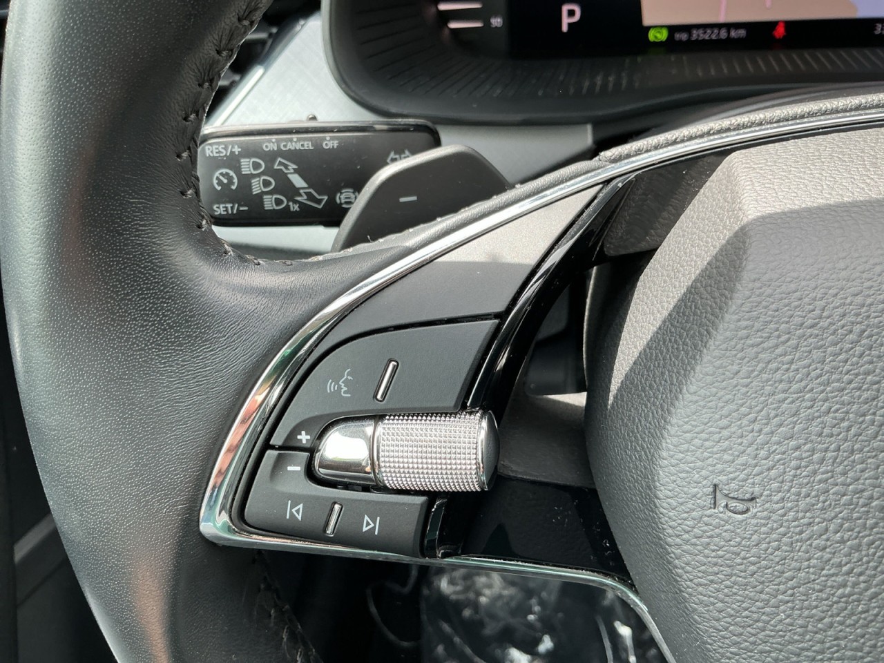Skoda Kamiq TOUR 1.0 TSI DSG NAVI+PDC+SHZ+WSS BEHEIZT