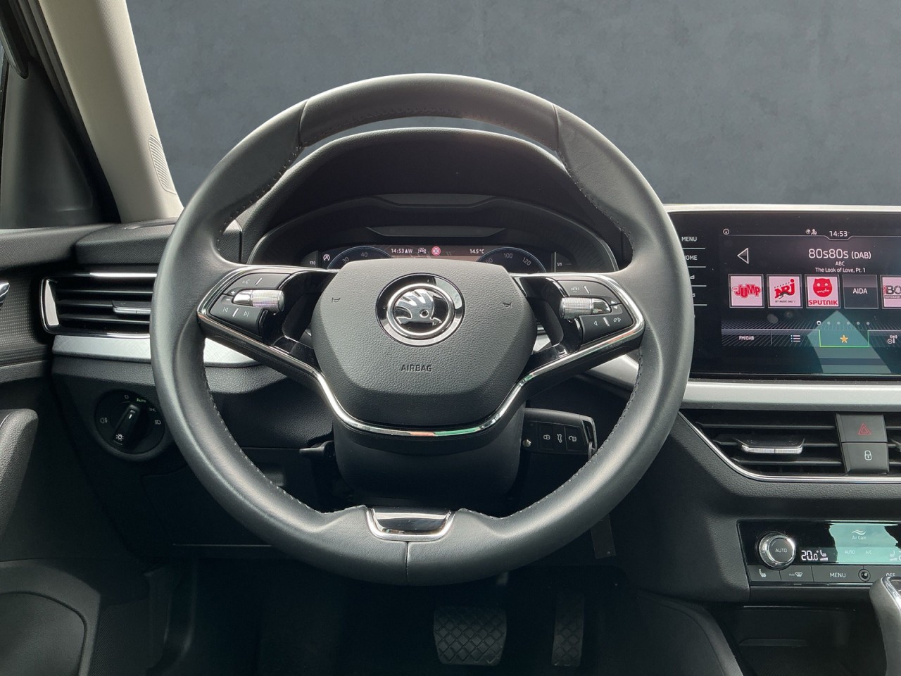 Skoda Kamiq TOUR 1.0 TSI DSG NAVI+PDC+SHZ+WSS BEHEIZT