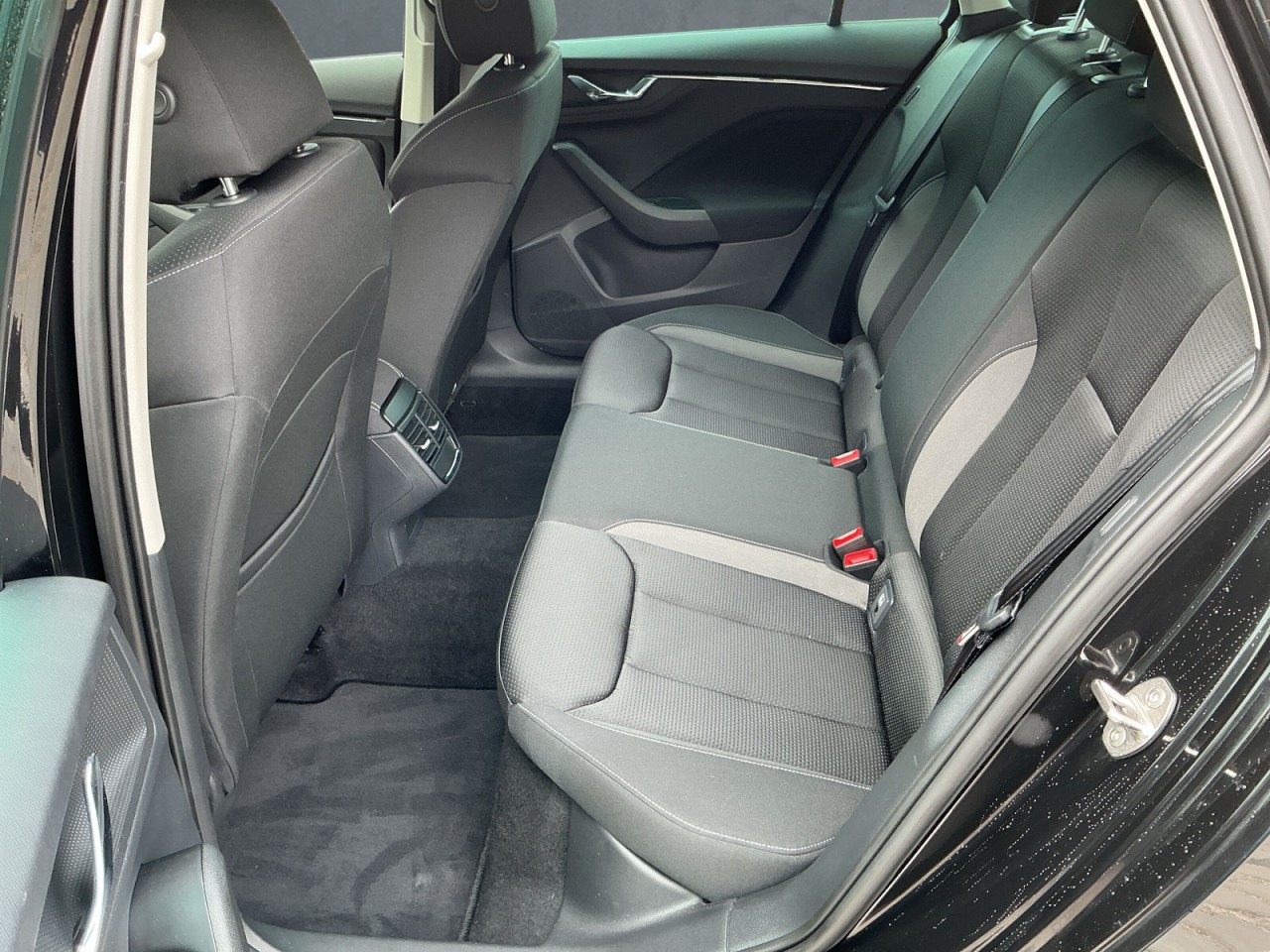 Skoda Kamiq TOUR 1.0 TSI DSG NAVI+PDC+SHZ+WSS BEHEIZT