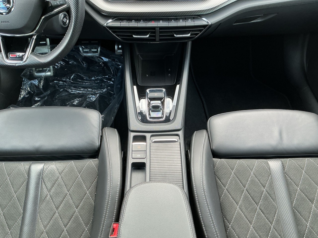 Skoda Octavia Cb. RS+ 2.0TSI DSG AHK+NAVI+PANO+HuD+ACC