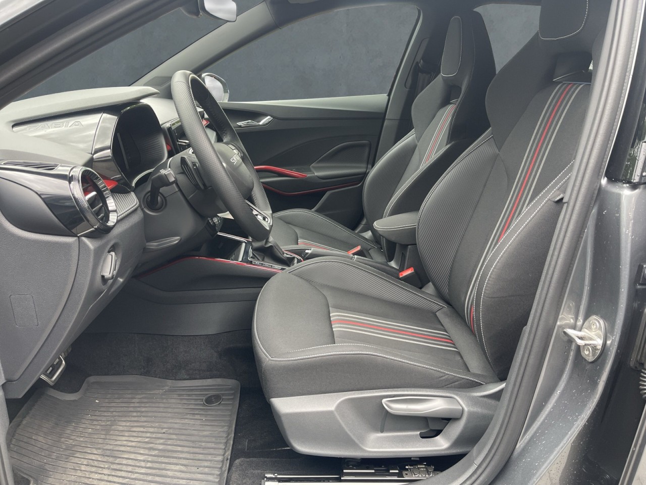 Skoda Fabia MONTE CARLO 1.5TSI DSG WSS-BEHEIZT+PDC+SHZ