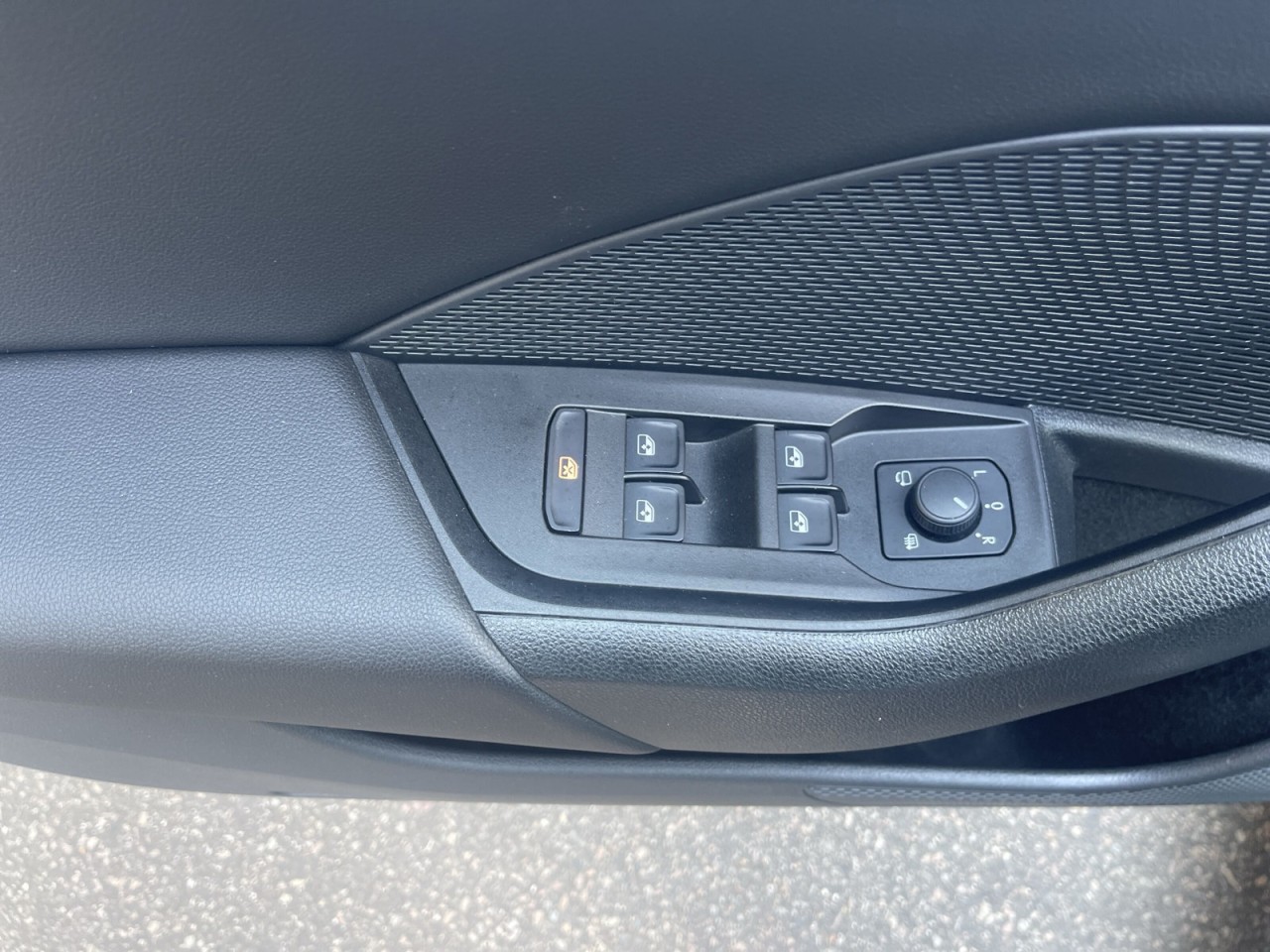 Skoda Octavia Cb. STYLE 1.5 eTSI DSG AHK+MATRIX+4xSHZ