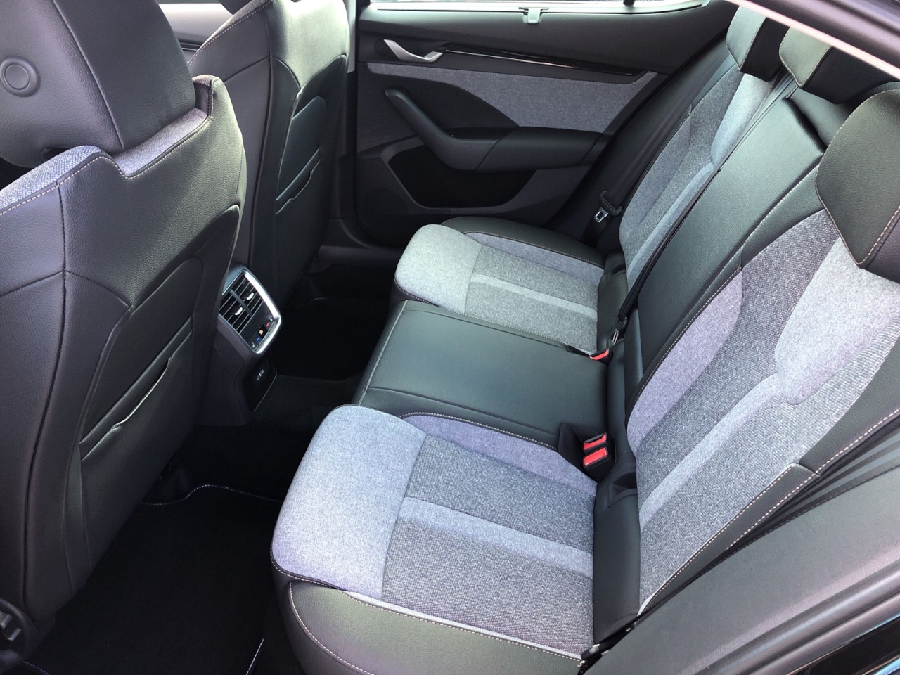 Skoda Octavia SELECTION 1.5eTSI DSG AHK+NAVI+ACC+4xSHZ