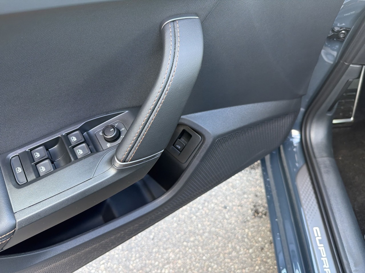 Cupra Leon SP 1.5 eTSI DSG AHK+ACC+SHZ+PDC+5J GARANTIE